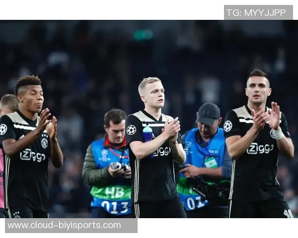 阿甲克斯与利物浦激战正酣谁能在欧冠赛场笑到最后